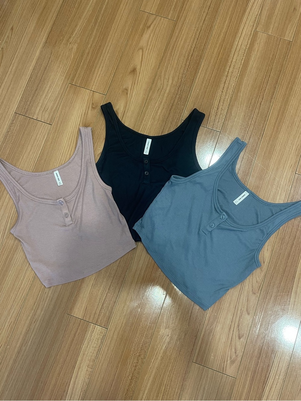 Aritzia Sunday Best Tank Top 3 Pack